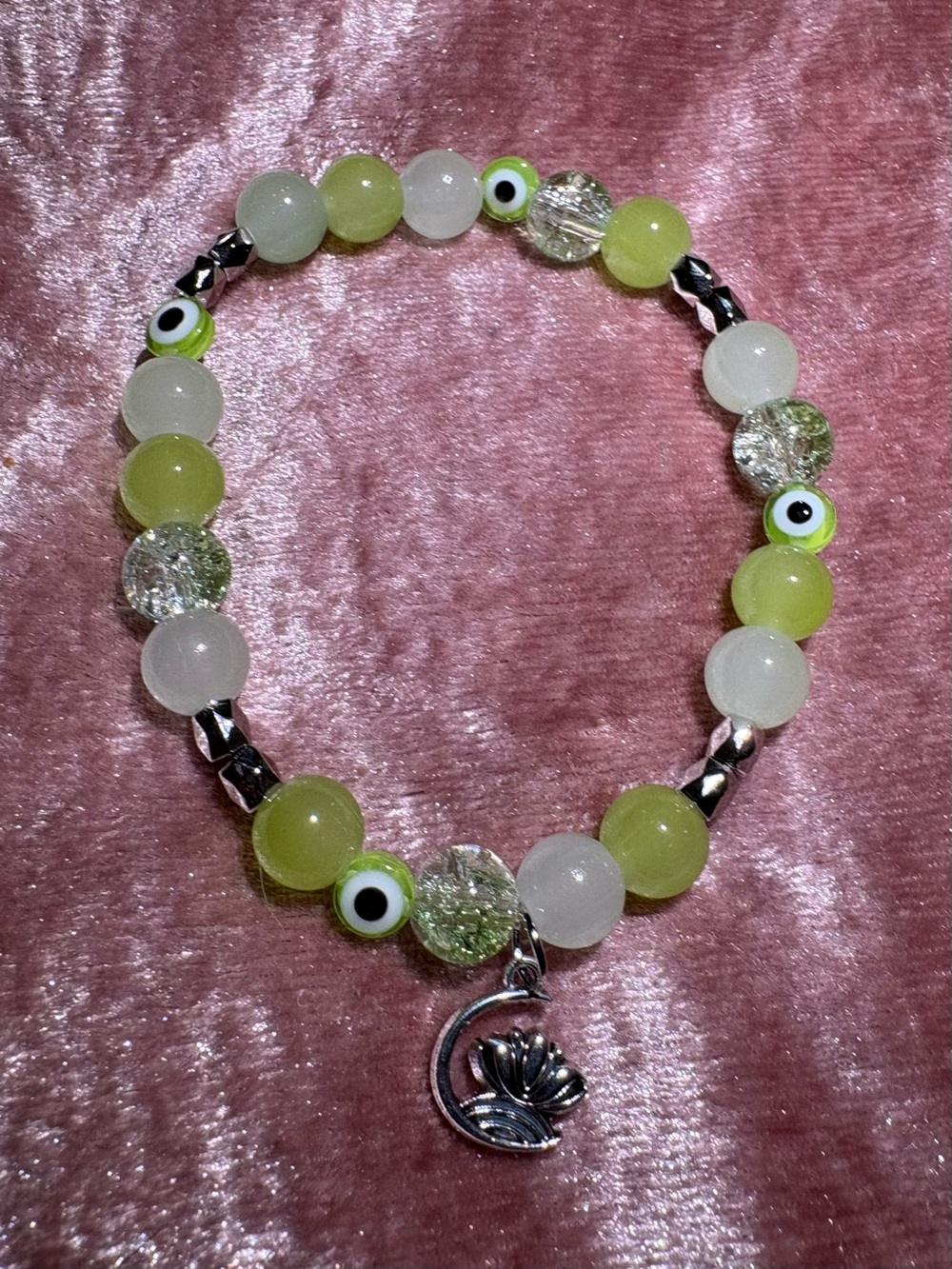 Handmade, Green & White Beaded Silver Lotus Charm Bracelet #braceletique333